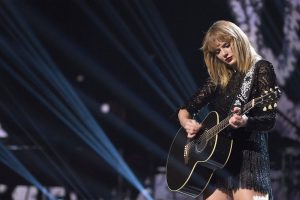 Read more about the article 泰勒.斯威夫特（Taylor Swift） 城市恋人（City of Lover Concert） 2020年巴黎演唱会  2020 1080p HULU《WEB-DL MKV 1.44G》