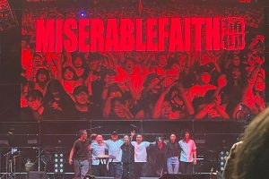 Read more about the article 痛仰乐队