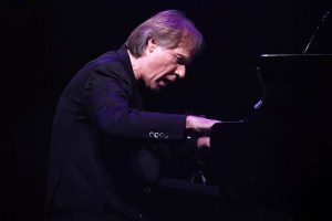 Read more about the article 理查德·克莱德曼(Richard Clayderman)钢琴合集[无损flac/901.91MB]百度云网盘下载